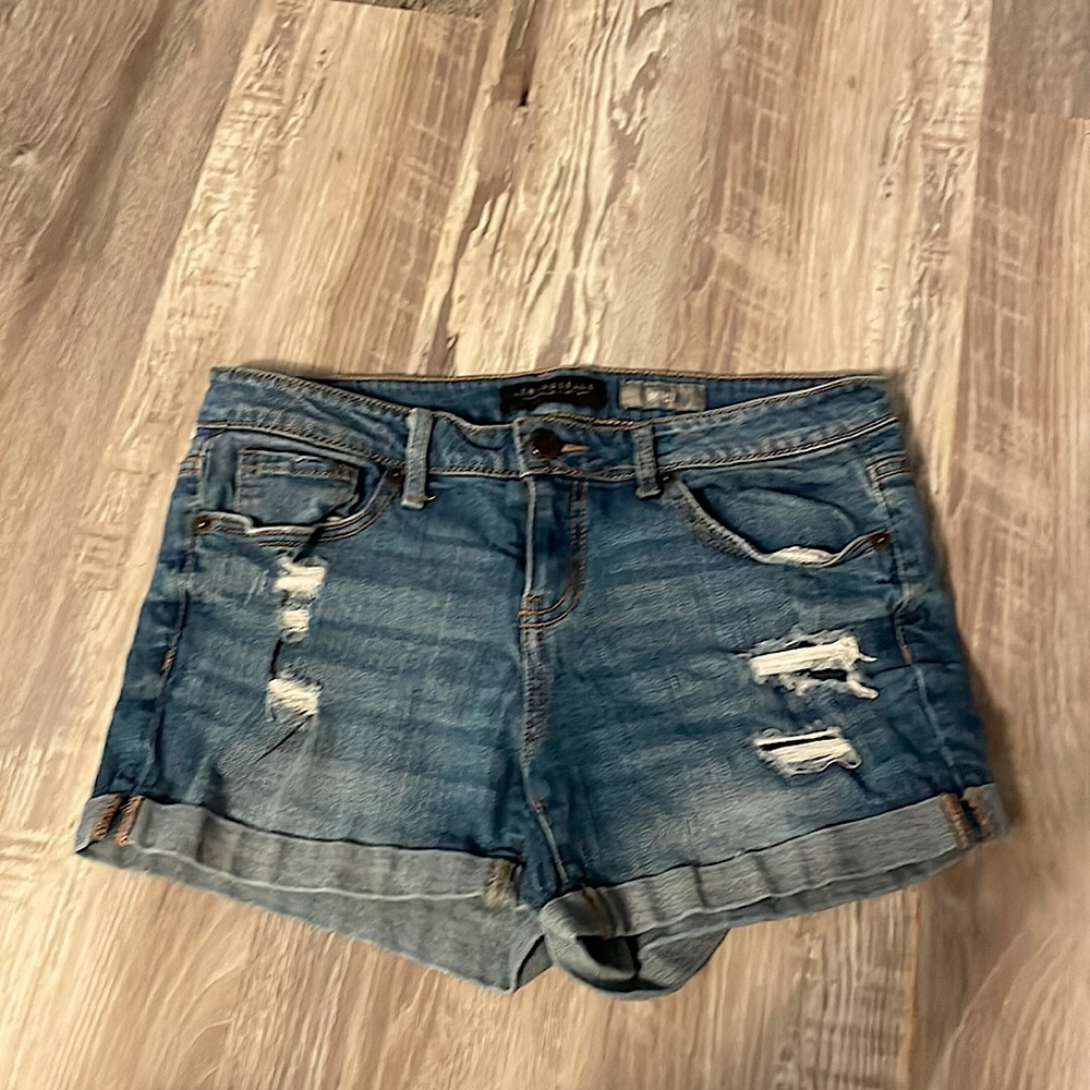 Size 6 Aeropostale midi jean shorts 01/2017